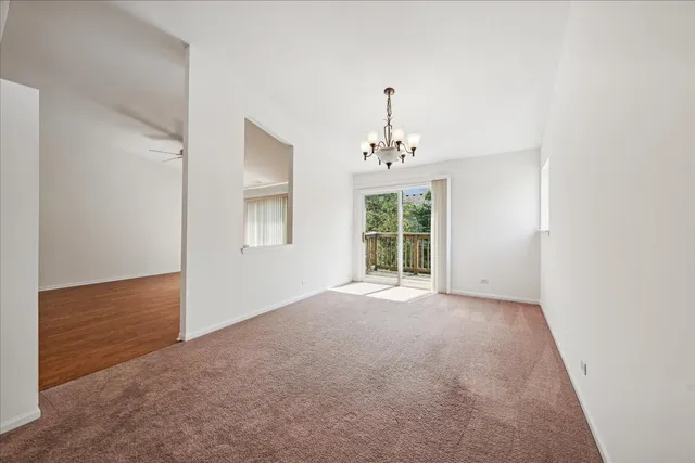 $329,900 | 973 Park Hill Circle, Unit 973, Aurora, IL 60502