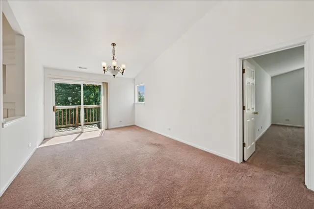 $329,900 | 973 Park Hill Circle, Unit 973, Aurora, IL 60502