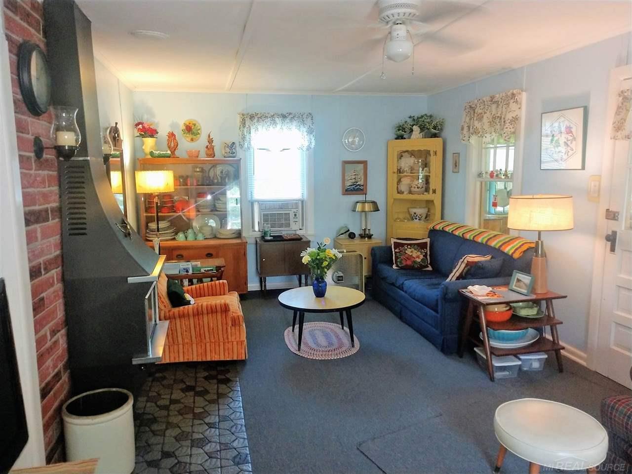 7469 Elmwood Road Lexington, MI 48450 - Photo 7 of 18 31385979-6.JPG