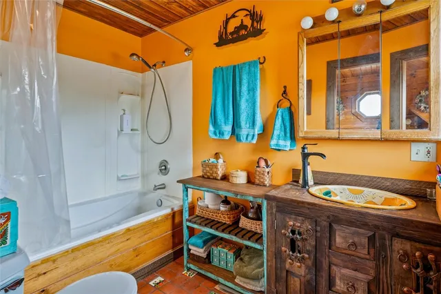 $459,000 | 8522 Lake Street Road, Le Roy, NY 14482