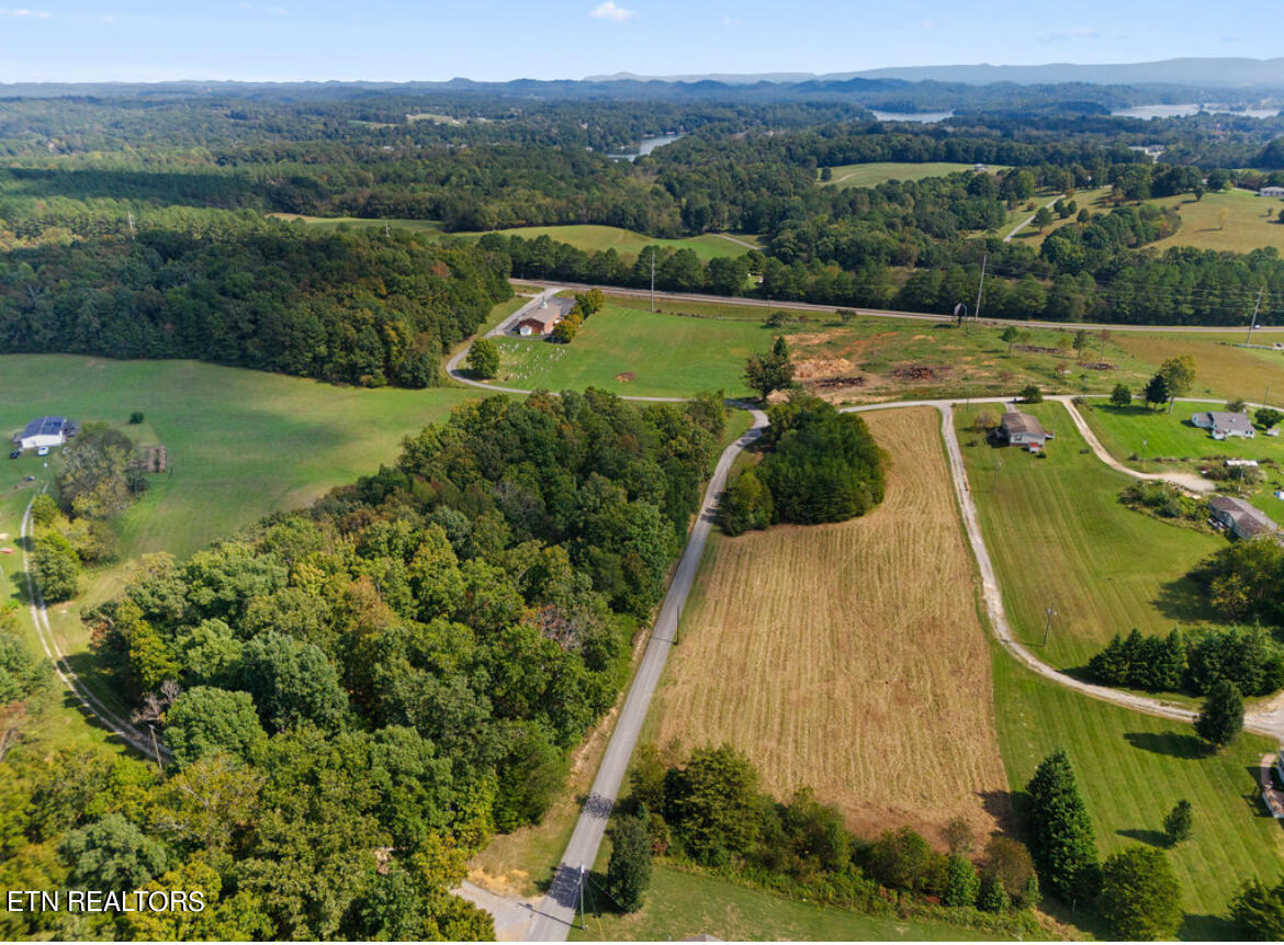 2387 Wade Road West Loudon, TN 37774 - Photo 2 of 8 IMG_2562