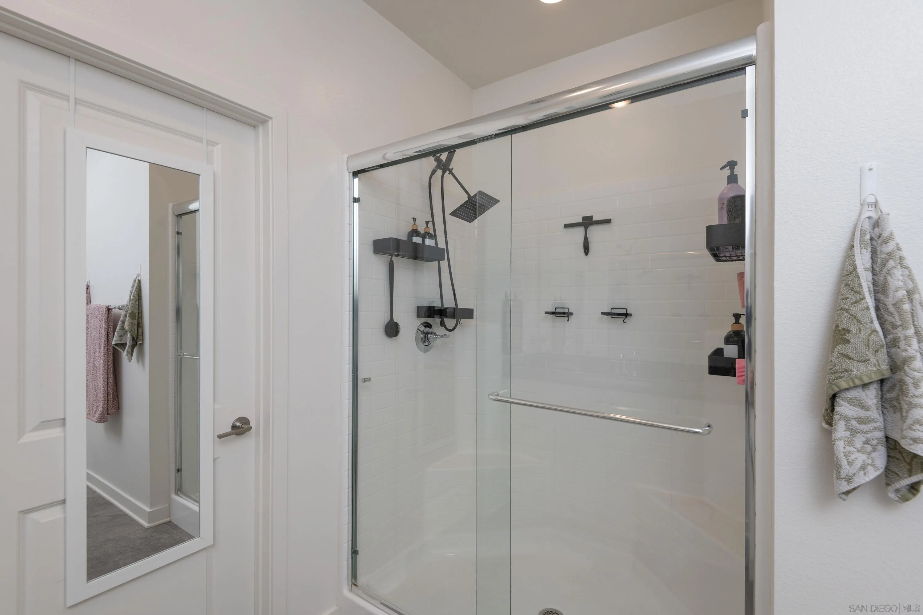 35177 Orchard Trail Fallbrook, CA 92028 - Photo 19 of 31 a bathroom with a shower