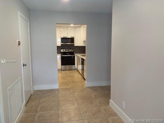 1900 St Andrews Road, Unit 134 Hollywood, FL 33021 - Photo 21 of 29 Entryway