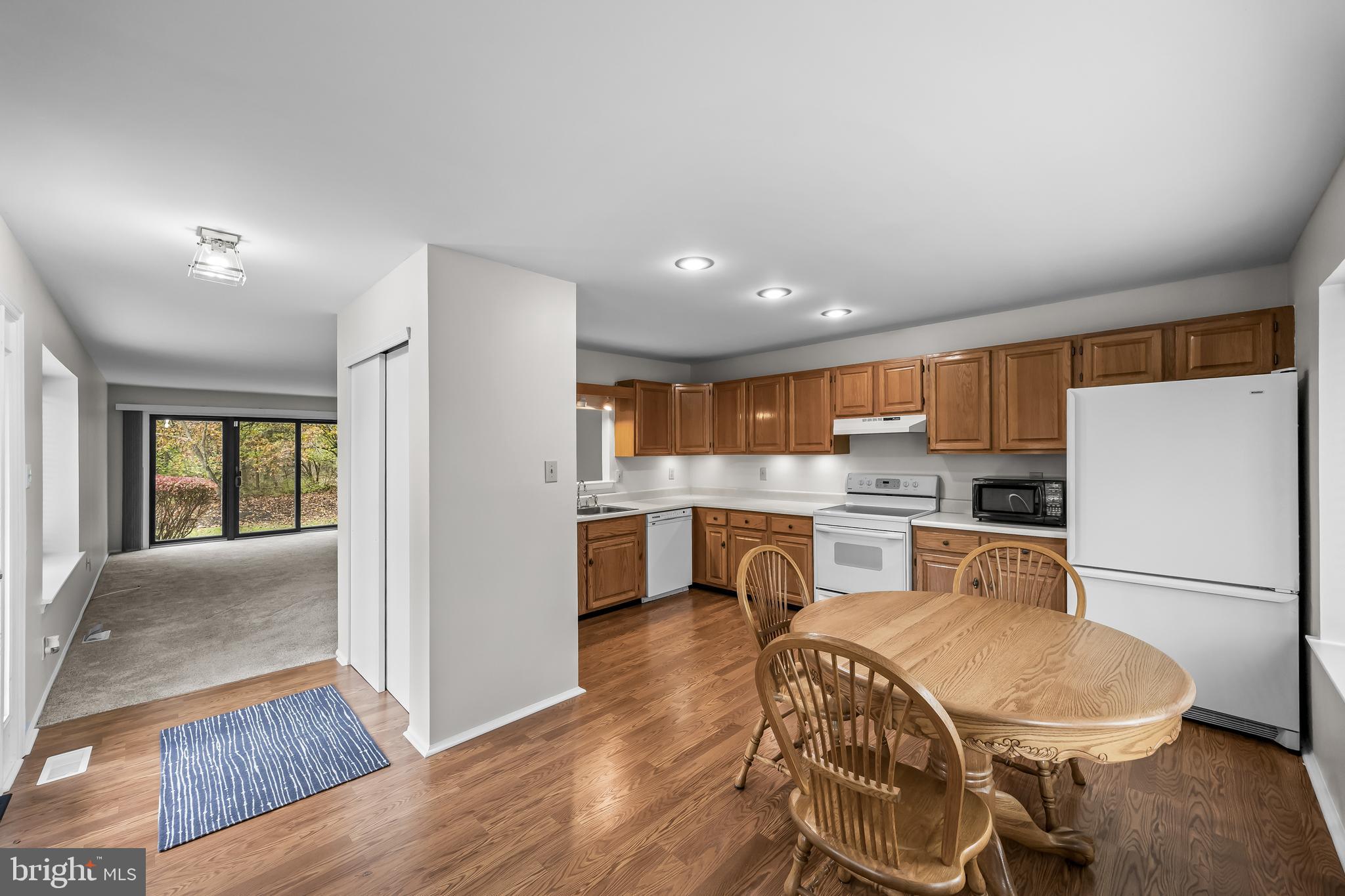 4107A Chadbury Road Mount Laurel, NJ 08054 - Photo 9 of 37 Dining Area/Kitchen