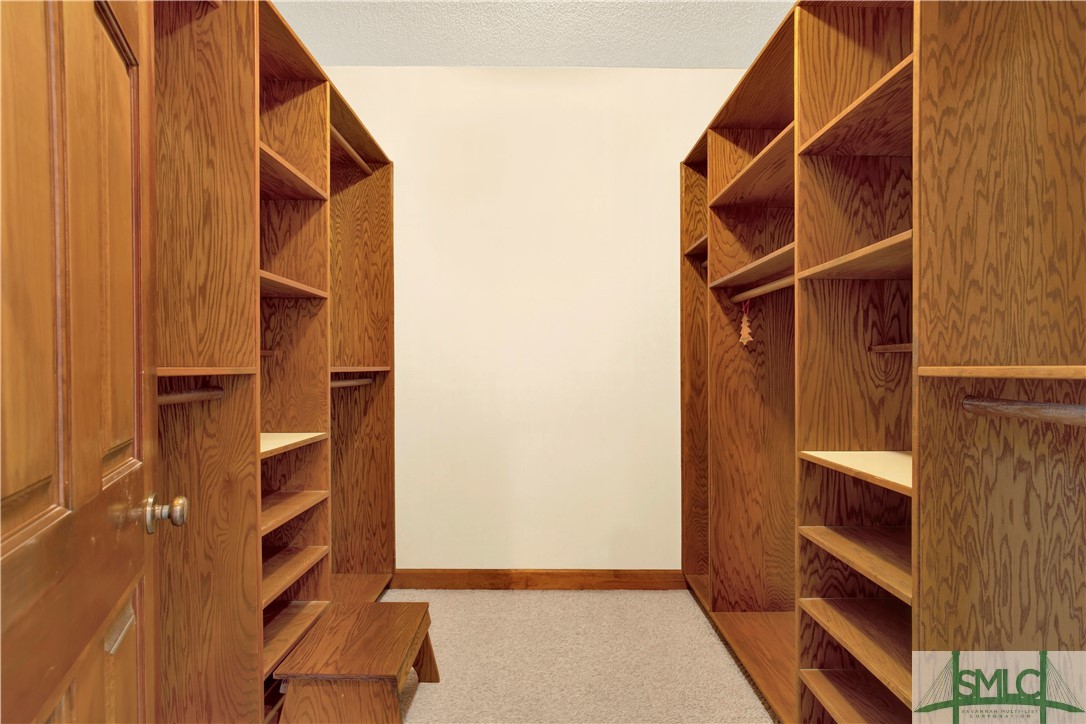 119 Riverview Road Savannah, GA 31410 - Photo 21 of 43 Master closet