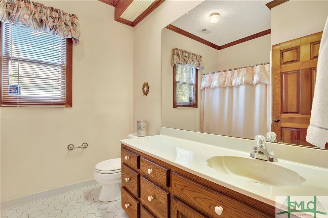 119 Riverview Road Savannah, GA 31410 - Photo 31 of 43 Hall Bath