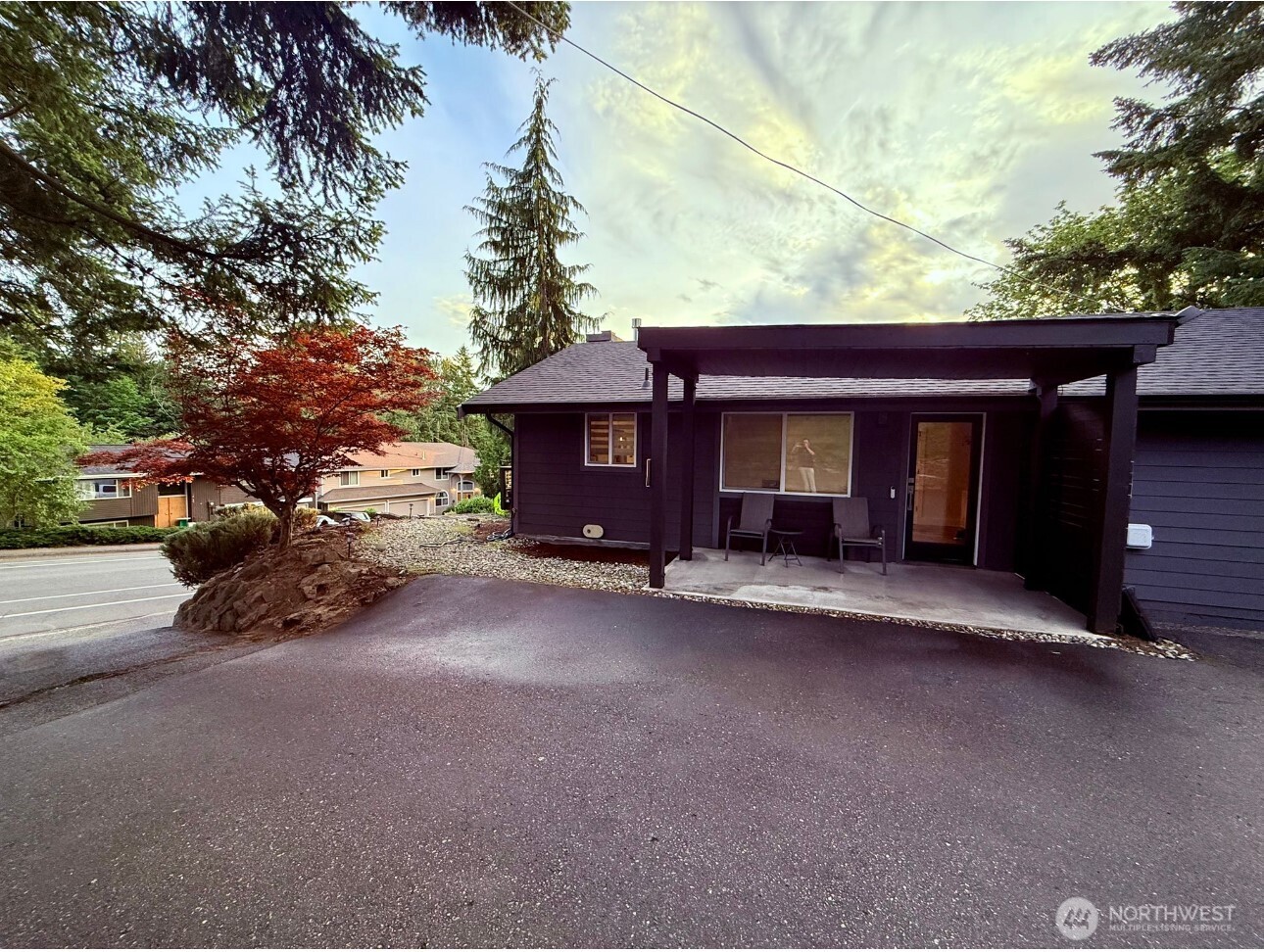 2000 Northeast 27th Street Renton, WA 98056 - Photo 5 of 39 Gallery Image 5