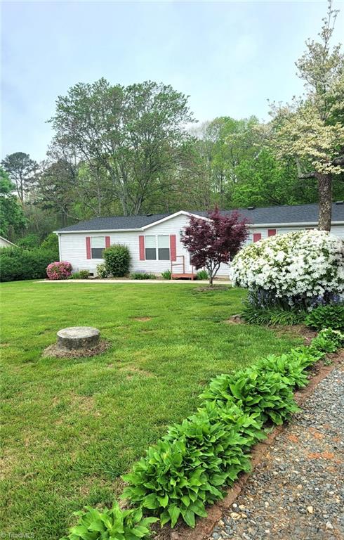 1803 Coon Road Pinnacle, NC 27043 - Photo 3 of 40