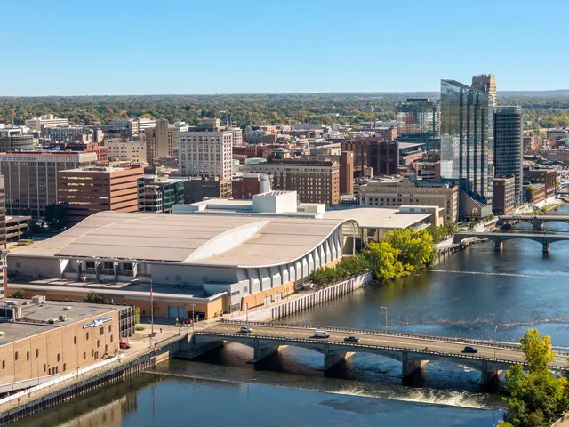 $1,150,000 | 144 Oakes Street Southwest, Unit 1901, Grand Rapids, MI 49503