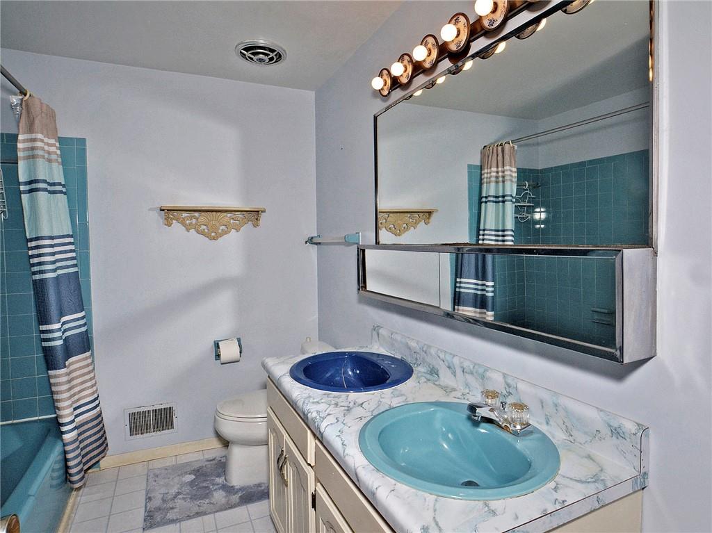125 Leslie Road Monroeville, PA 15146 - Photo 18 of 25 Gallery Image 18