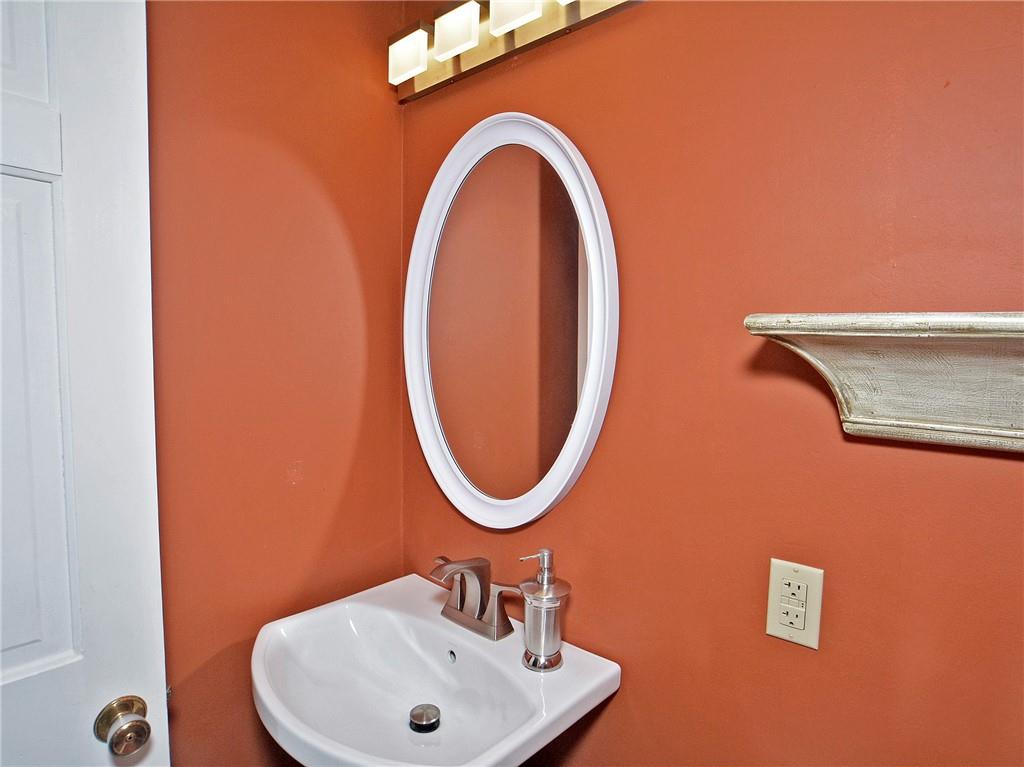 125 Leslie Road Monroeville, PA 15146 - Photo 19 of 25 Gallery Image 19