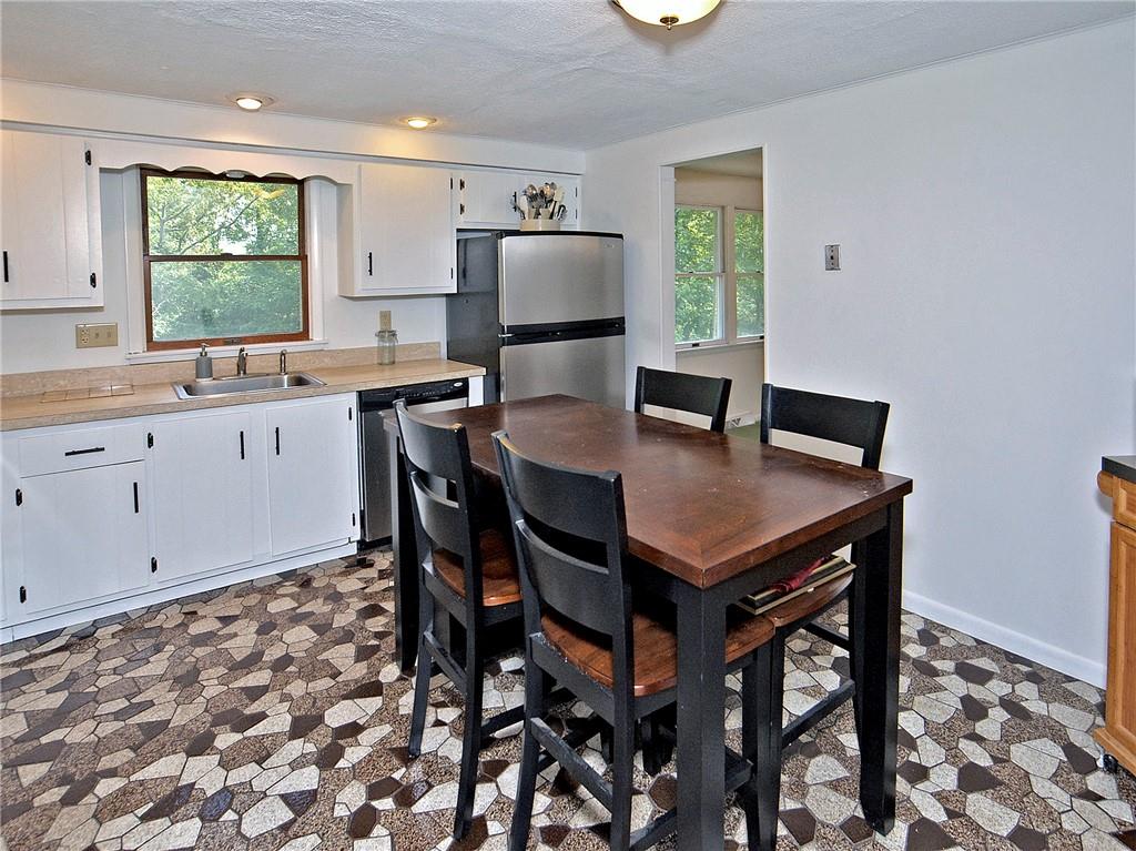125 Leslie Road Monroeville, PA 15146 - Photo 4 of 25 Gallery Image 4