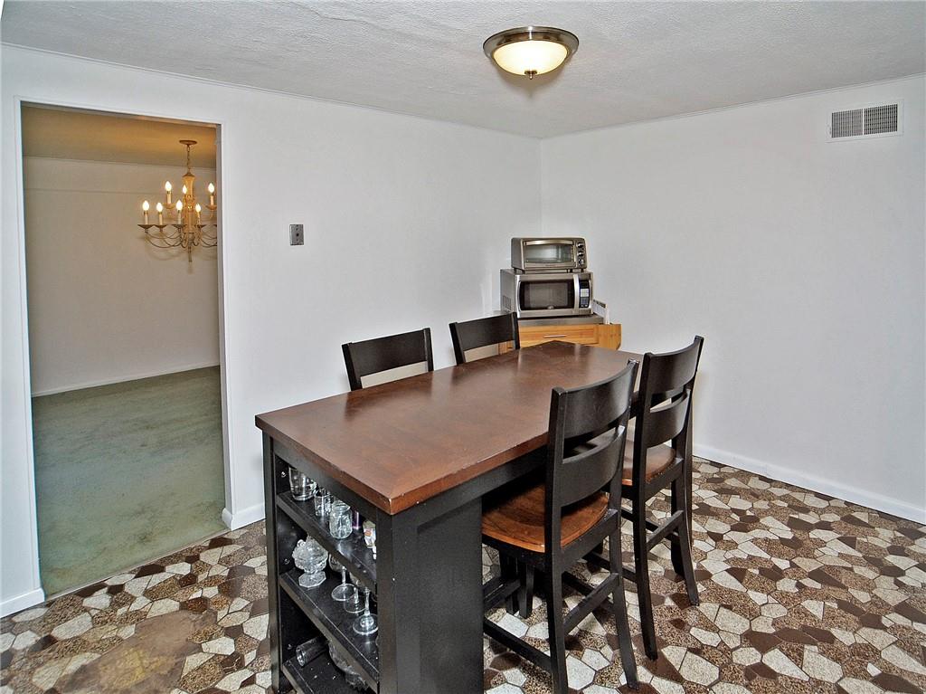 125 Leslie Road Monroeville, PA 15146 - Photo 5 of 25 Gallery Image 5