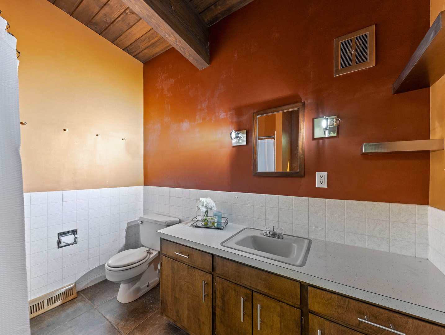 7750 Pine Bluff Road Morris, IL 60450 - Photo 15 of 46 a bathroom with a sink a toilet and mirror