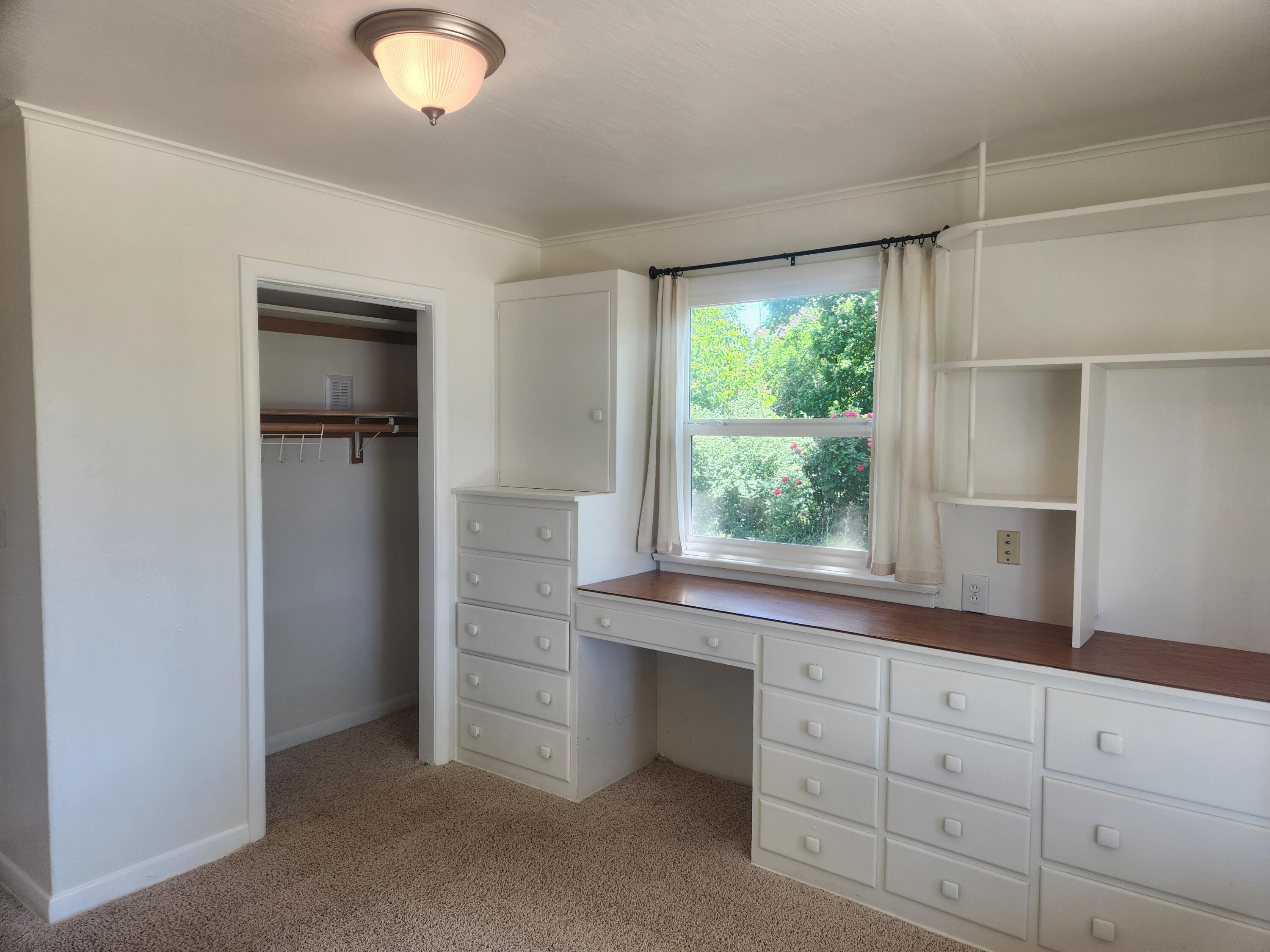 3975 Payne Road Medford, OR 97504 - Photo 36 of 48