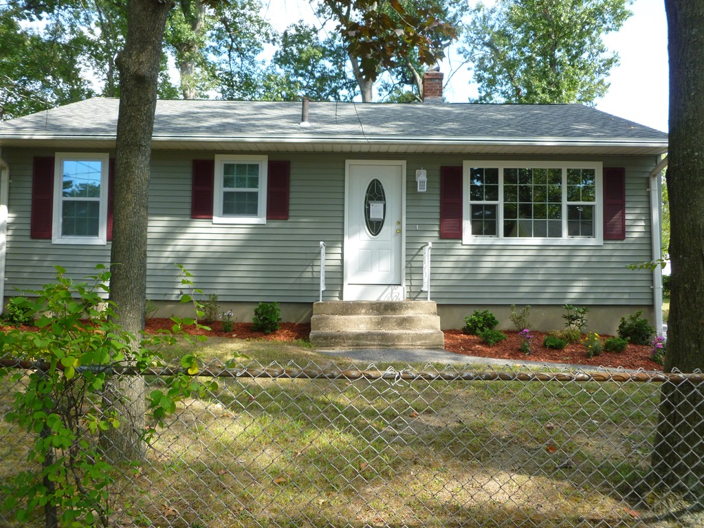 229 El Paso Street Springfield, MA 01104 - Photo 1 of 16 Gallery Image 1