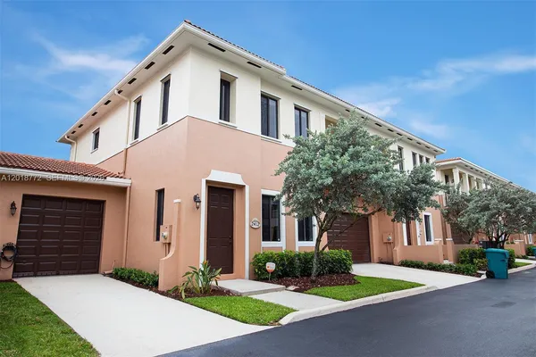 $2,500 | 2412 Venetian Way, Unit 2412, Boynton Beach, FL 33426
