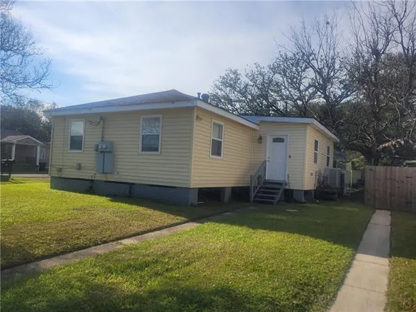$1,150 | 7229 Royal Street, Arabi, LA 70032