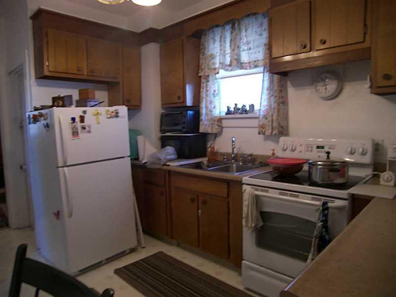 518 Spring Street Latrobe, PA 15650 - Photo 6 of 10 Kitchen.