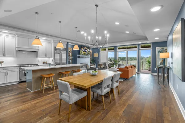 $1,299,000 | 1 Hill Farm Court, Unit 302, North Oaks, MN 55127