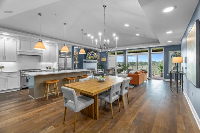 $1,299,000 | 1 Hill Farm Court, Unit 302, North Oaks, MN 55127