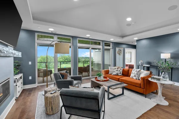 $1,299,000 | 1 Hill Farm Court, Unit 302, North Oaks, MN 55127