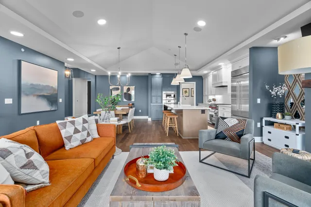 $1,299,000 | 1 Hill Farm Court, Unit 302, North Oaks, MN 55127