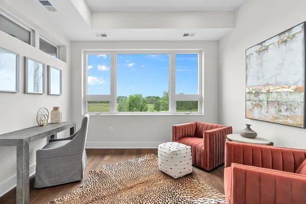 $1,299,000 | 1 Hill Farm Court, Unit 302, North Oaks, MN 55127