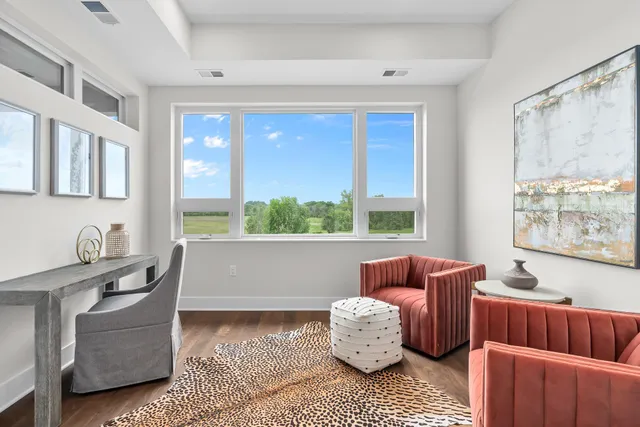 $1,299,000 | 1 Hill Farm Court, Unit 302, North Oaks, MN 55127