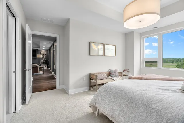 $1,299,000 | 1 Hill Farm Court, Unit 302, North Oaks, MN 55127