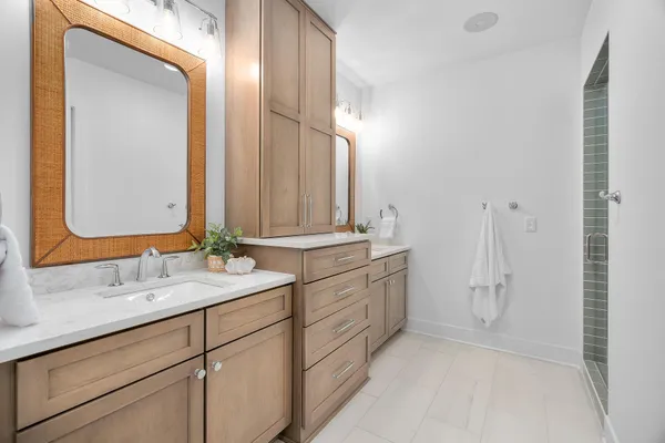 $1,299,000 | 1 Hill Farm Court, Unit 302, North Oaks, MN 55127