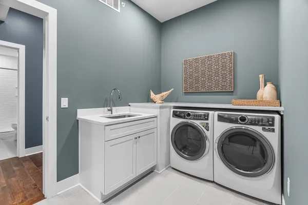 $1,299,000 | 1 Hill Farm Court, Unit 302, North Oaks, MN 55127