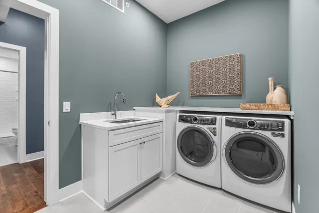 $1,299,000 | 1 Hill Farm Court, Unit 302, North Oaks, MN 55127