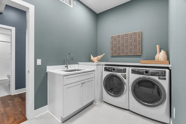 $1,299,000 | 1 Hill Farm Court, Unit 302, North Oaks, MN 55127