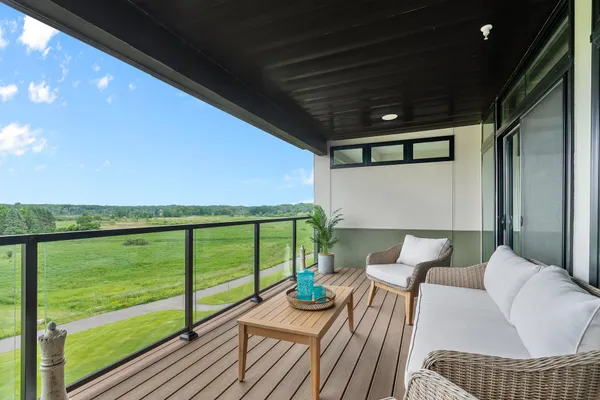 $1,299,000 | 1 Hill Farm Court, Unit 302, North Oaks, MN 55127