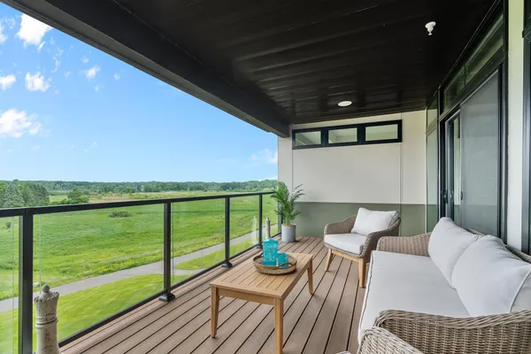 $1,299,000 | 1 Hill Farm Court, Unit 302, North Oaks, MN 55127