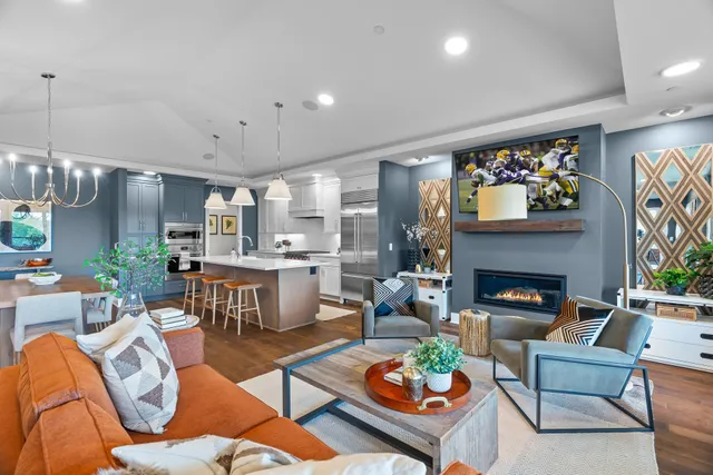 $1,299,000 | 1 Hill Farm Court, Unit 302, North Oaks, MN 55127