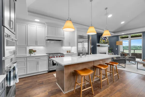 $1,299,000 | 1 Hill Farm Court, Unit 302, North Oaks, MN 55127