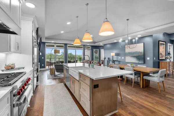 $1,299,000 | 1 Hill Farm Court, Unit 302, North Oaks, MN 55127