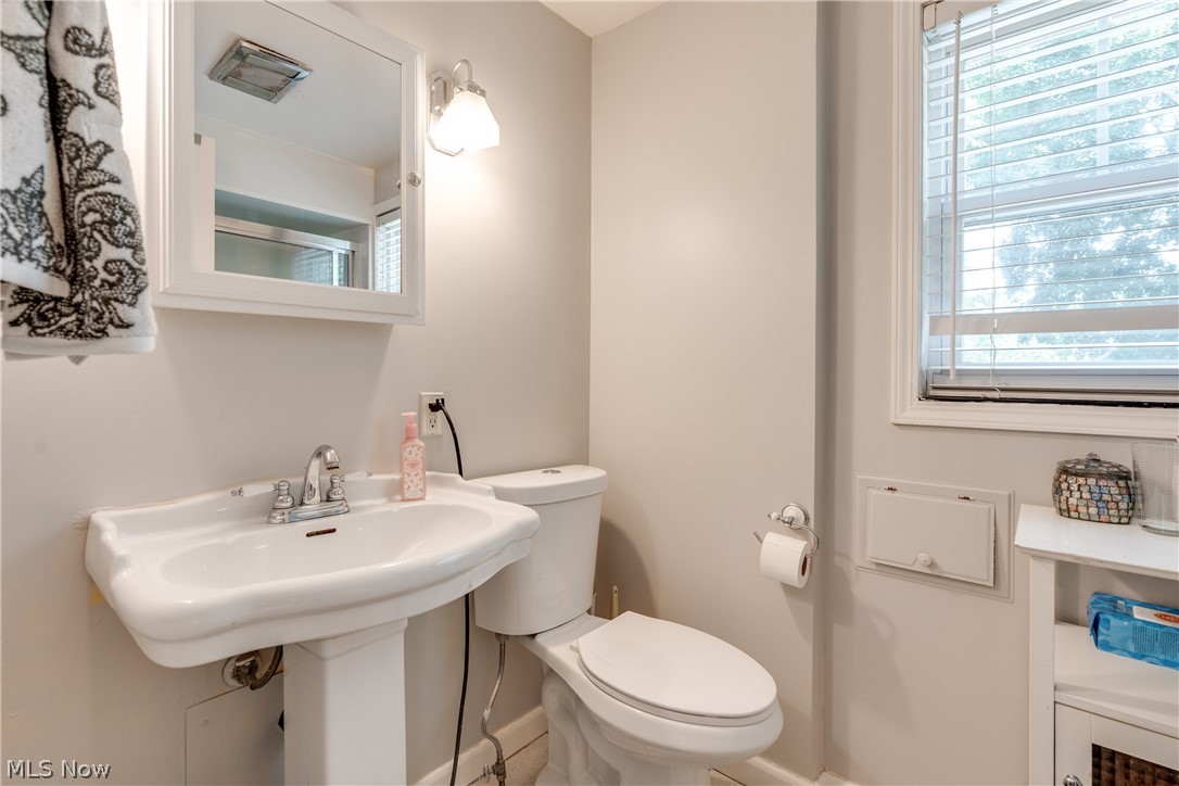 323 Sundale Road Akron, OH 44313 - Photo 16 of 28 Gallery Image 16