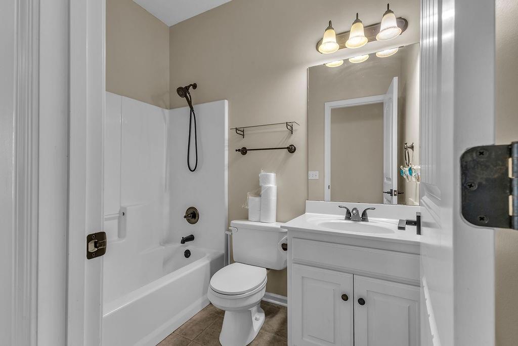 2708 Meadow Ridge Drive St. Joseph, MO 64504 - Photo 16 of 60