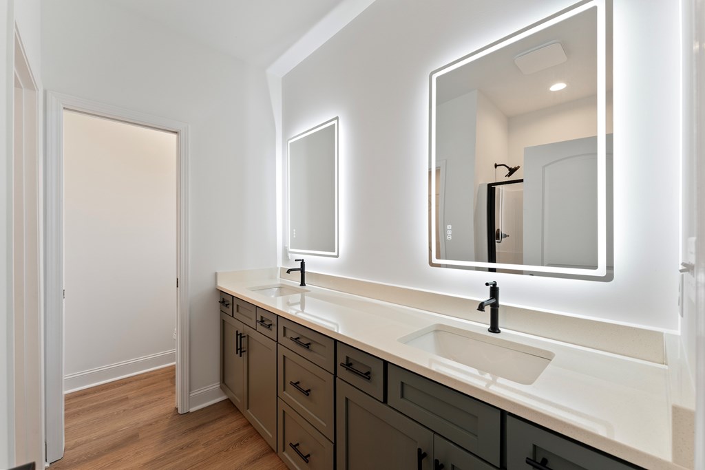 704 Sherwood Avenue Honea Path, SC 29654 - Photo 22 of 39 PRIMARY BATHROOM