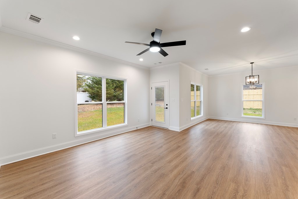 704 Sherwood Avenue Honea Path, SC 29654 - Photo 7 of 39 LIVING/DINING
