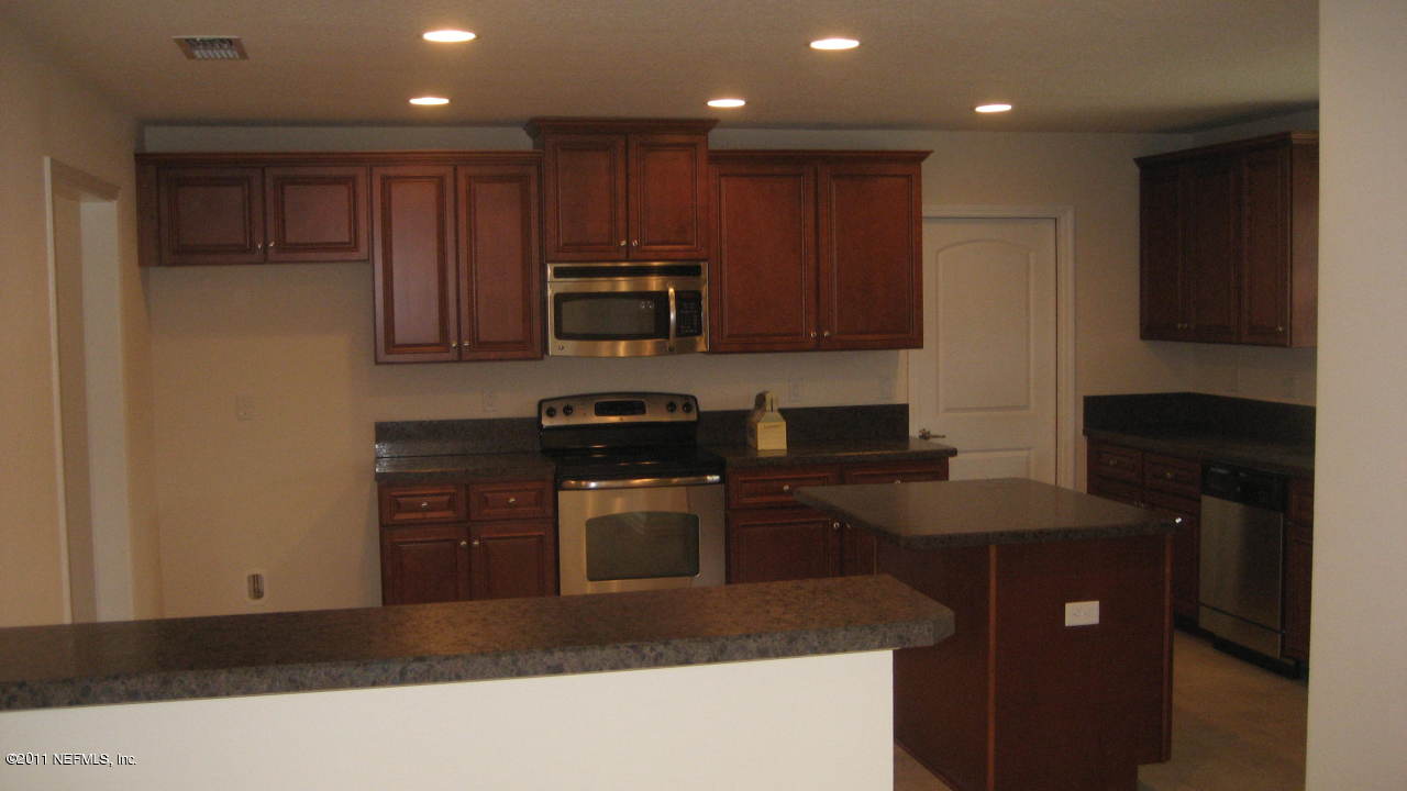 2988 Longleaf Ranch Circle Middleburg, FL 32068 - Photo 7 of 19 Kitchen