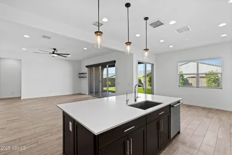 $839,900 | 32634 North 21st Lane, Phoenix, AZ 85085