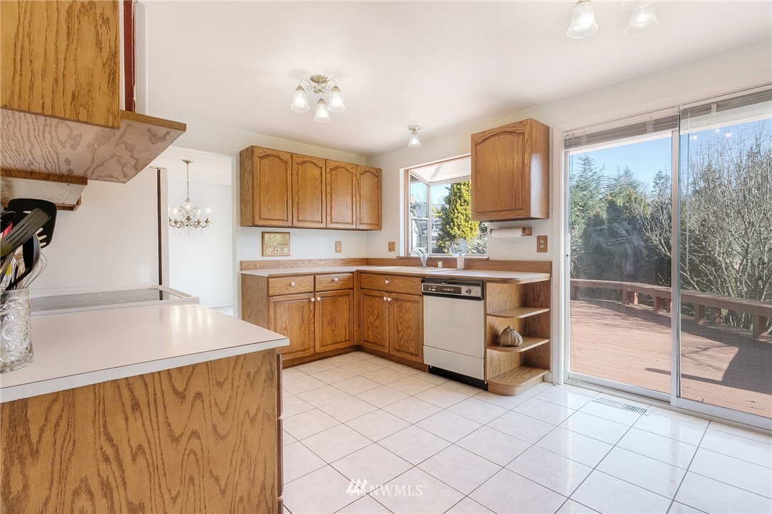 19808 144th Place Southeast Renton, WA 98058 - Photo 7 of 25 Gallery Image 7