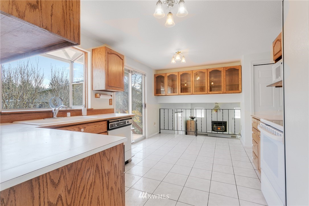 19808 144th Place Southeast Renton, WA 98058 - Photo 8 of 25 Gallery Image 8