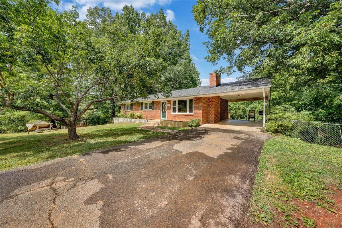 304 Sky View Road Goodview, VA 24095 - Photo 3 of 26 304 Sky View