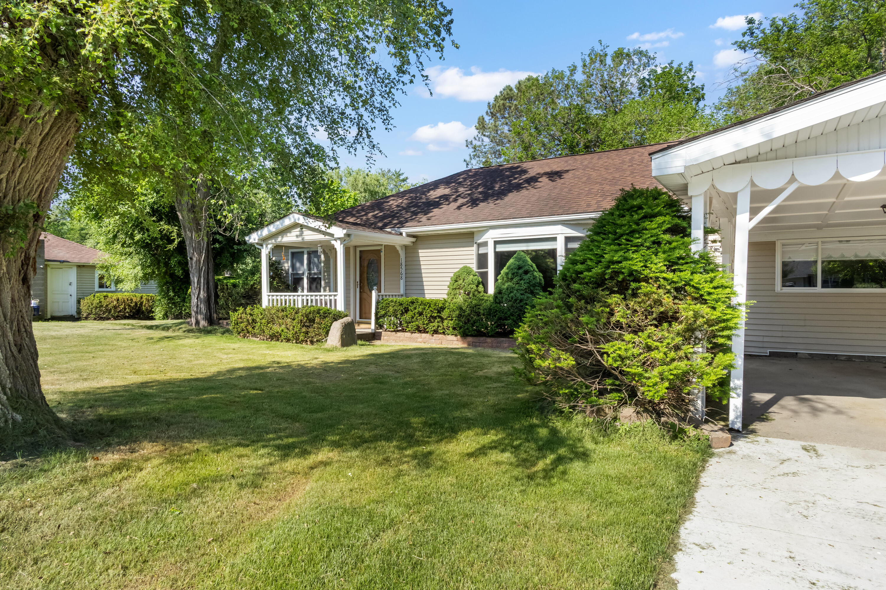 18568 Williamsville Road Gregory, MI 48137 - Photo 21 of 29 IMG_3977