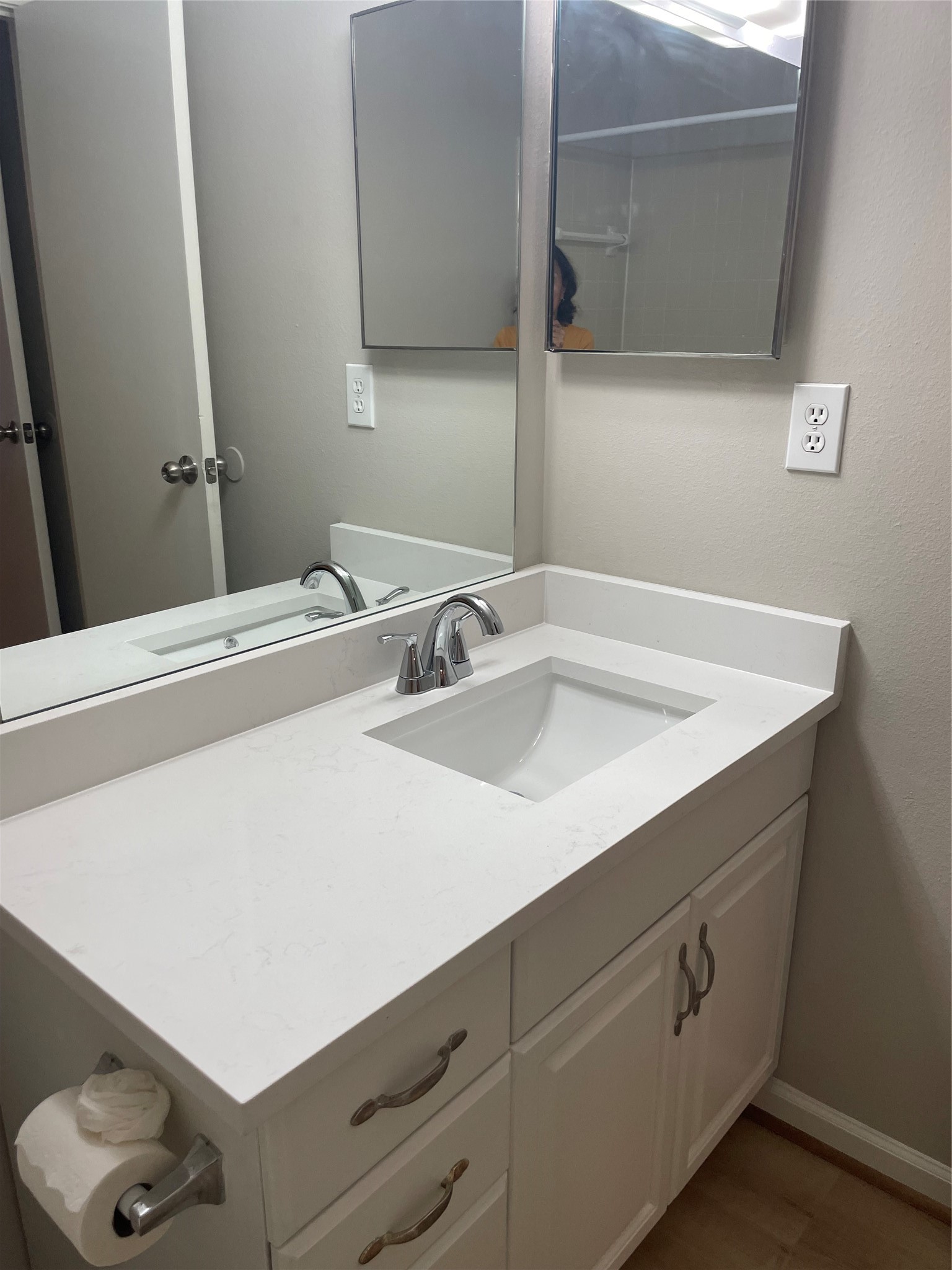 8787 Brae Acres Road, Unit 401 Houston, TX 77074 - Photo 15 of 19 Gallery Image 15